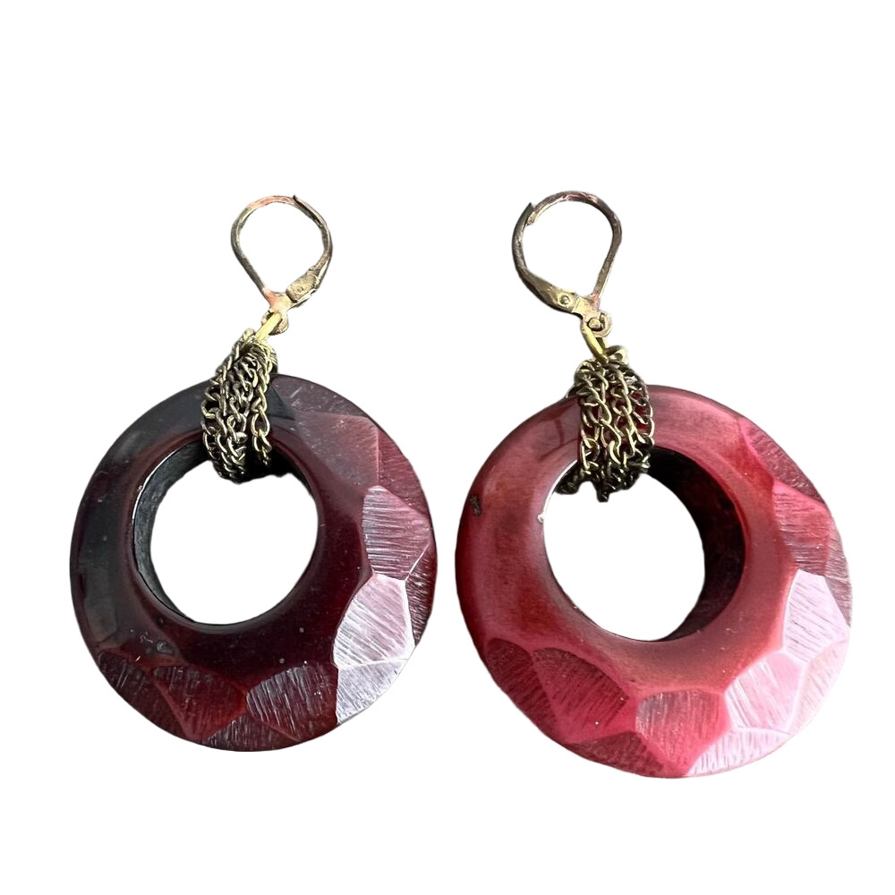 Funky maroon / burgundy hammered hoop lever back earrings with gold tone chain